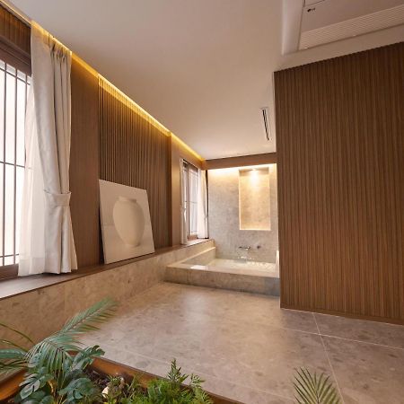 Uh Suite The Myeongdong Сеул Экстерьер фото