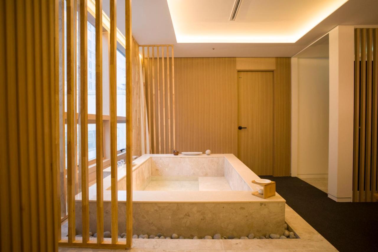 Uh Suite The Myeongdong Сеул Экстерьер фото