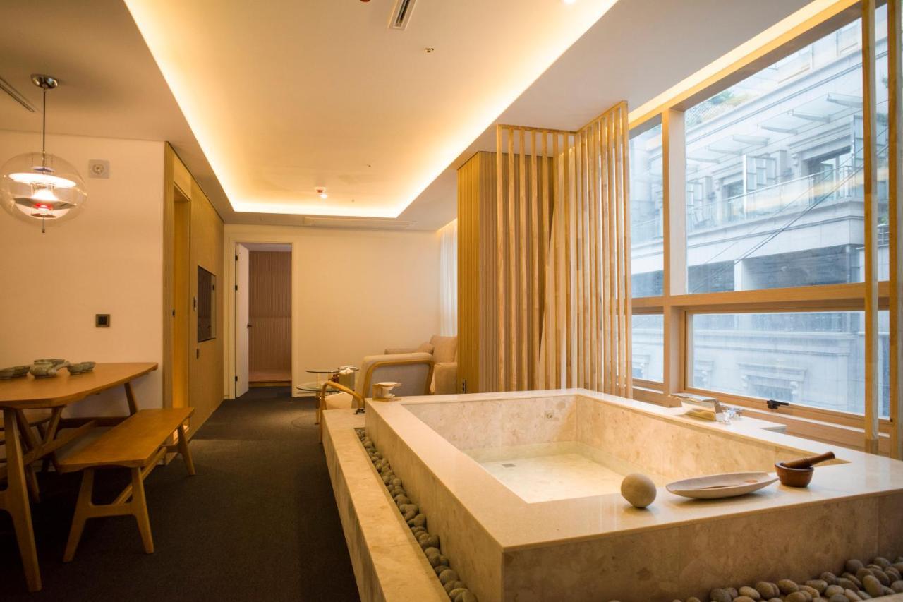 Uh Suite The Myeongdong Сеул Экстерьер фото