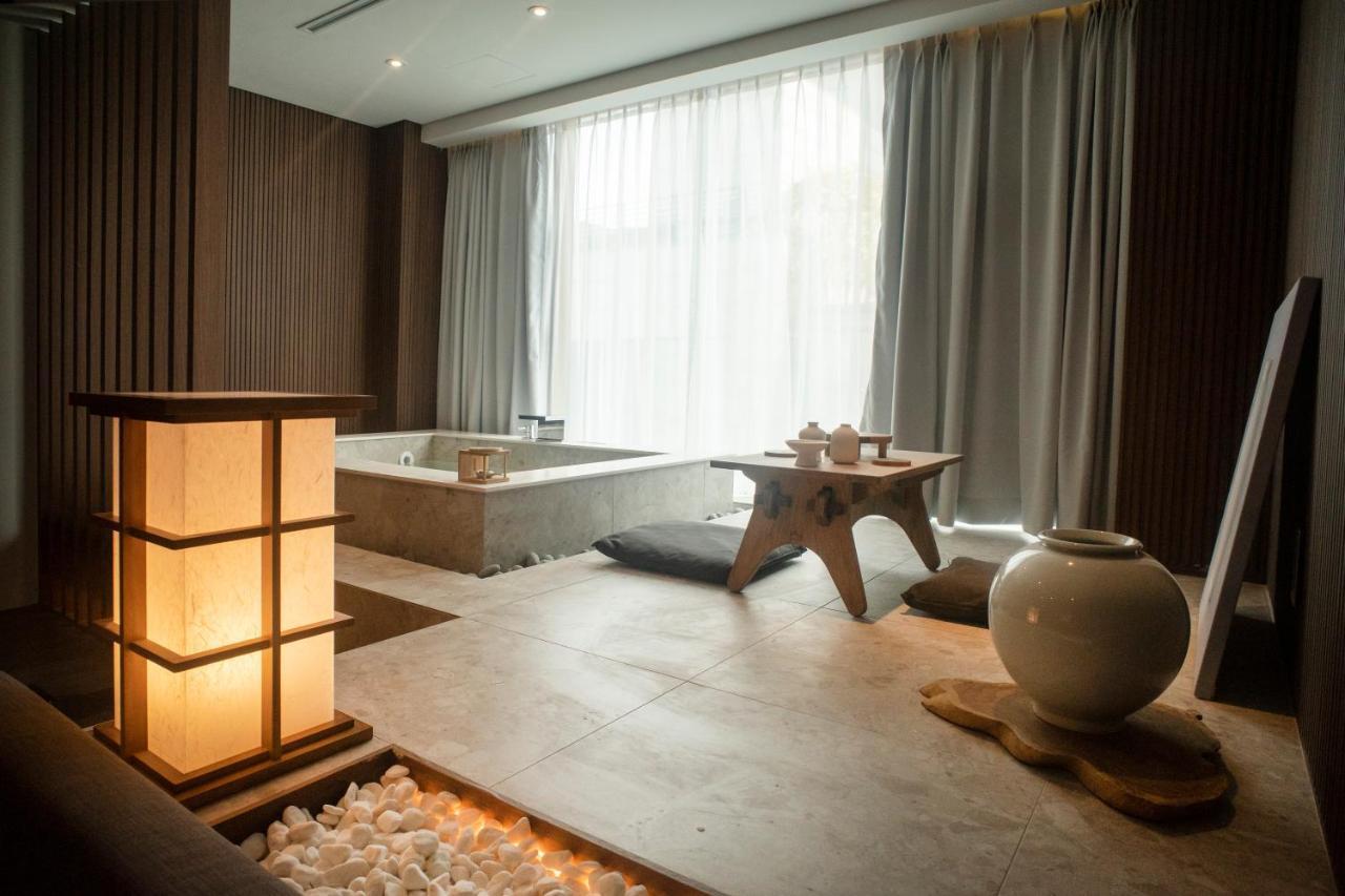 Uh Suite The Myeongdong Сеул Экстерьер фото