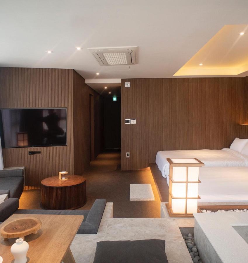 Uh Suite The Myeongdong Сеул Экстерьер фото