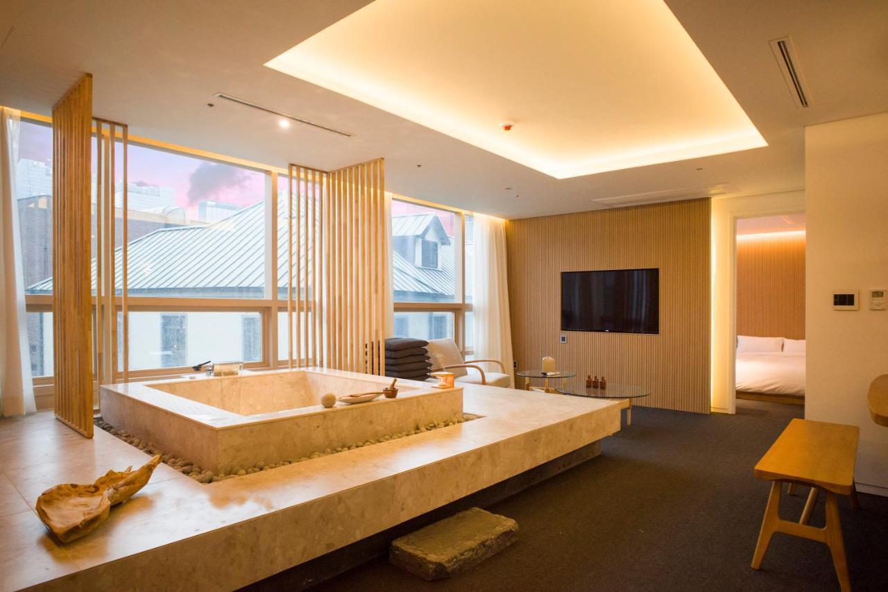 Uh Suite The Myeongdong Сеул Экстерьер фото
