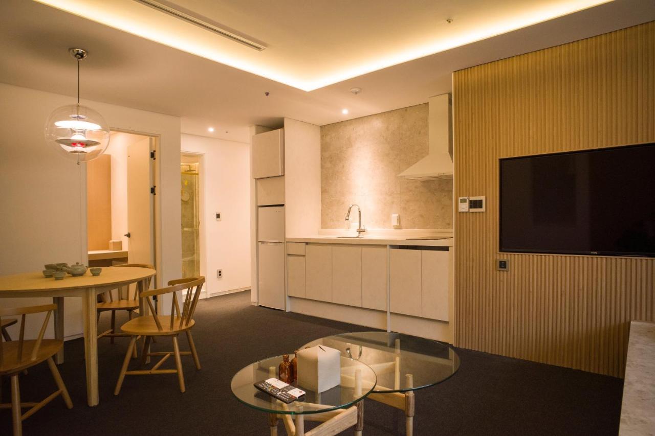 Uh Suite The Myeongdong Сеул Экстерьер фото