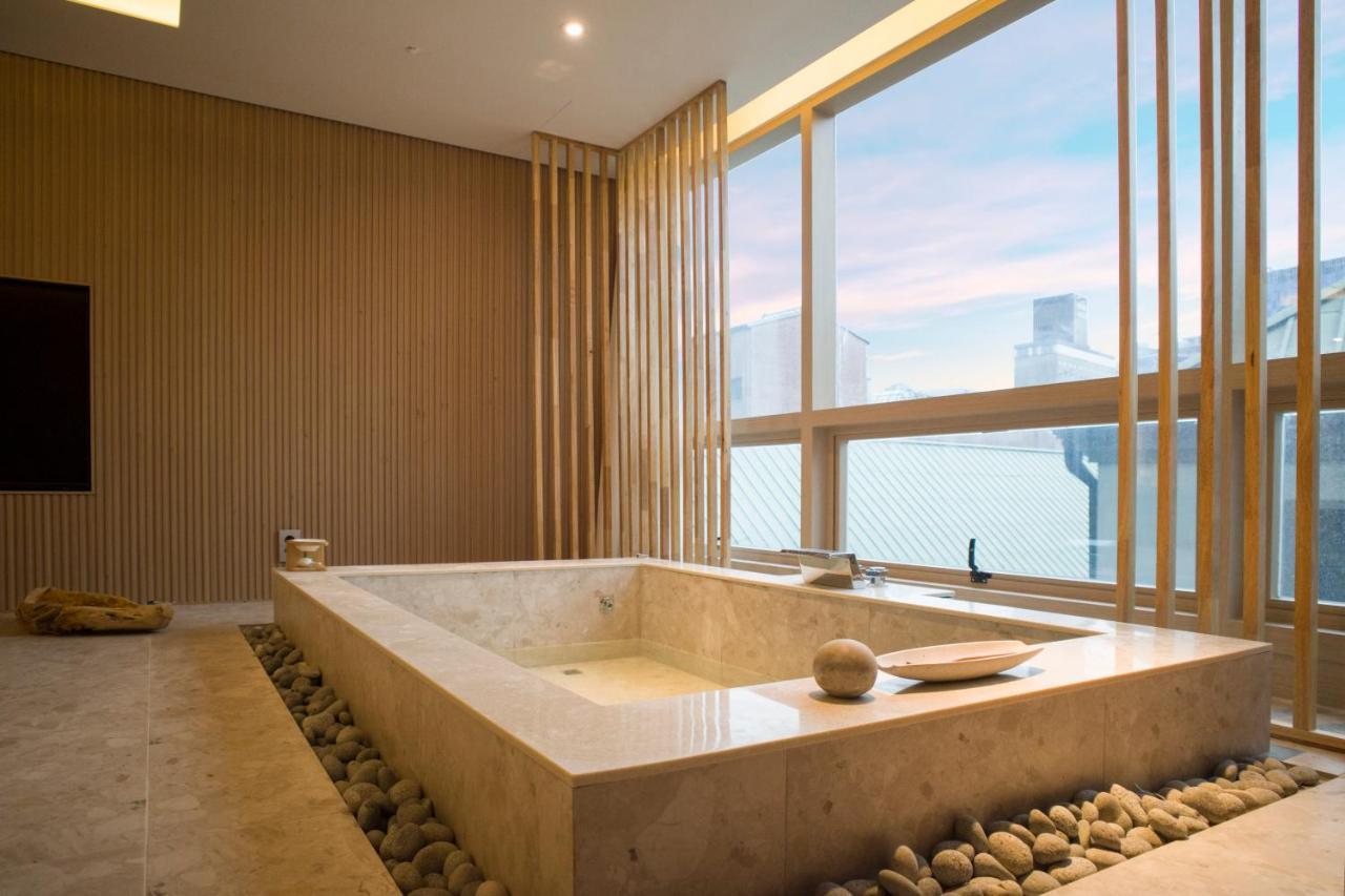 Uh Suite The Myeongdong Сеул Экстерьер фото