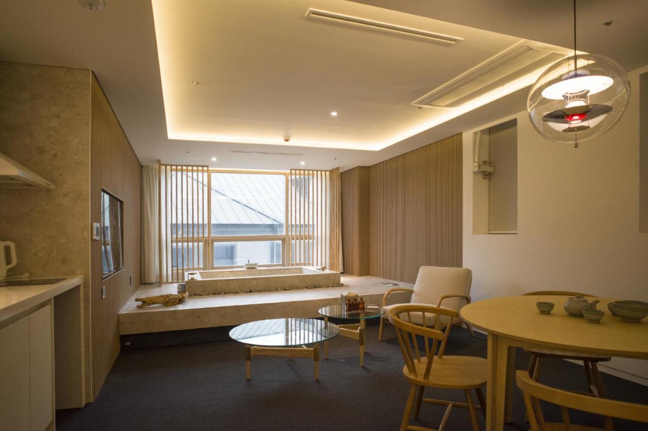 Uh Suite The Myeongdong Сеул Экстерьер фото