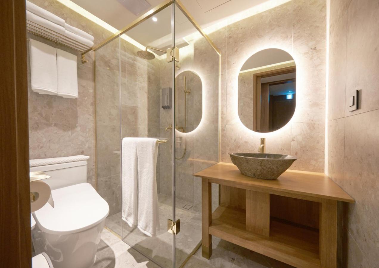 Uh Suite The Myeongdong Сеул Экстерьер фото