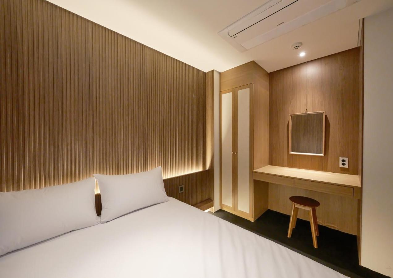 Uh Suite The Myeongdong Сеул Экстерьер фото