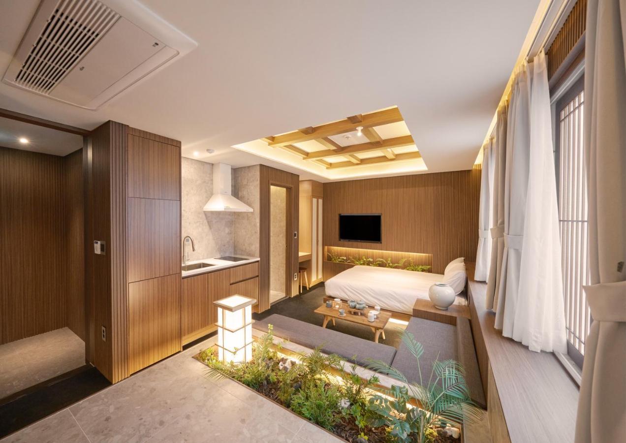 Uh Suite The Myeongdong Сеул Экстерьер фото