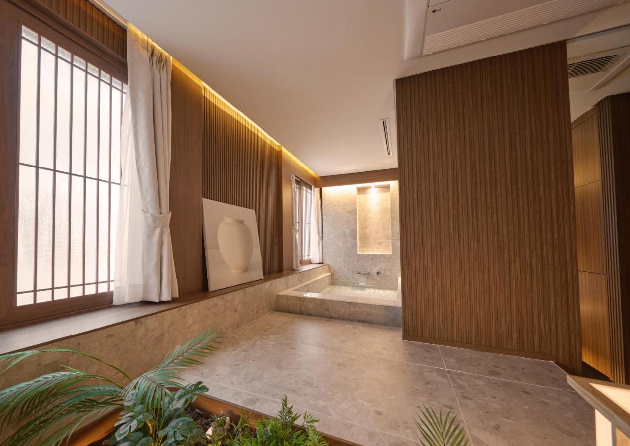 Uh Suite The Myeongdong Сеул Экстерьер фото